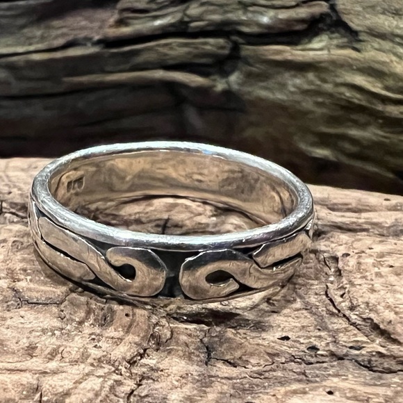 925 Sterling Silver Infinity Band Oxidized Stackable Celtic 7.5 - Picture 3 of 7